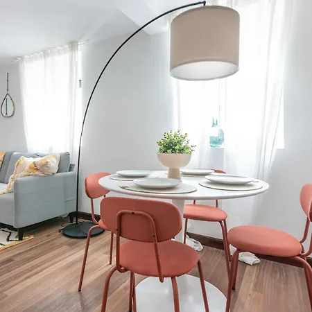 Casco Viejo ,playa Y Ambiente En Castro Urdiales